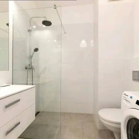 Night Mennica Apartment *