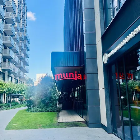 Night Mennica Appartement *