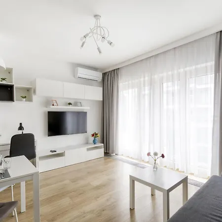 Apartment Night Mennica Warschau