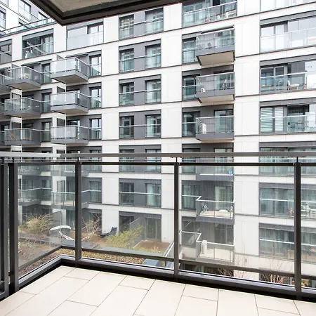 Night Mennica Apartment *